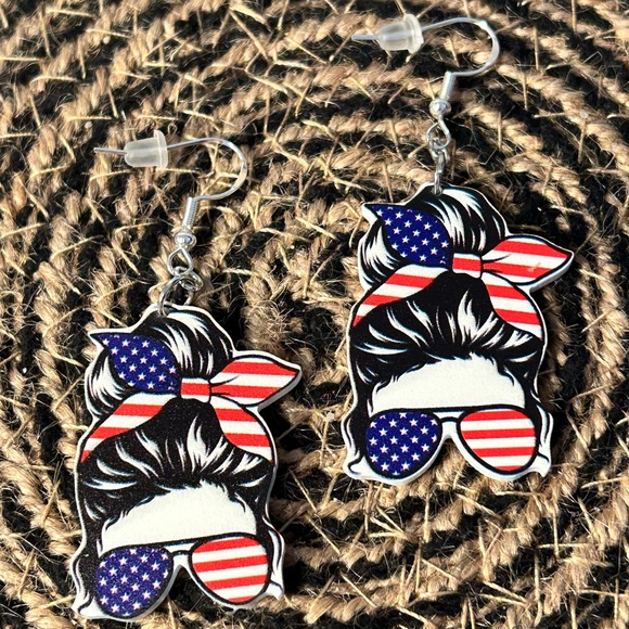 4th of July Earrings - Picture 1 of 1